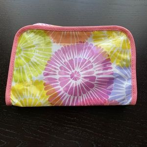 NEW CLINIQUE make-up bag
